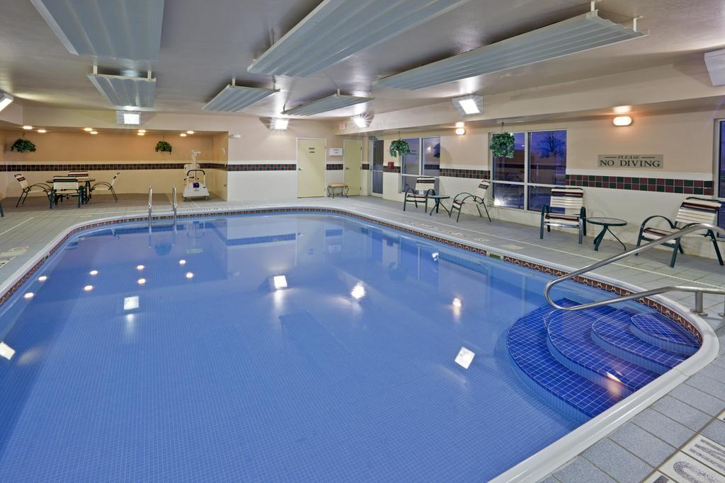 Country Inn & Suites By Radisson, Marion, Oh Екстериор снимка